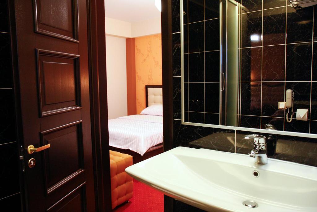 Hotel Anna Junior Târgu Jiu Pokoj fotografie